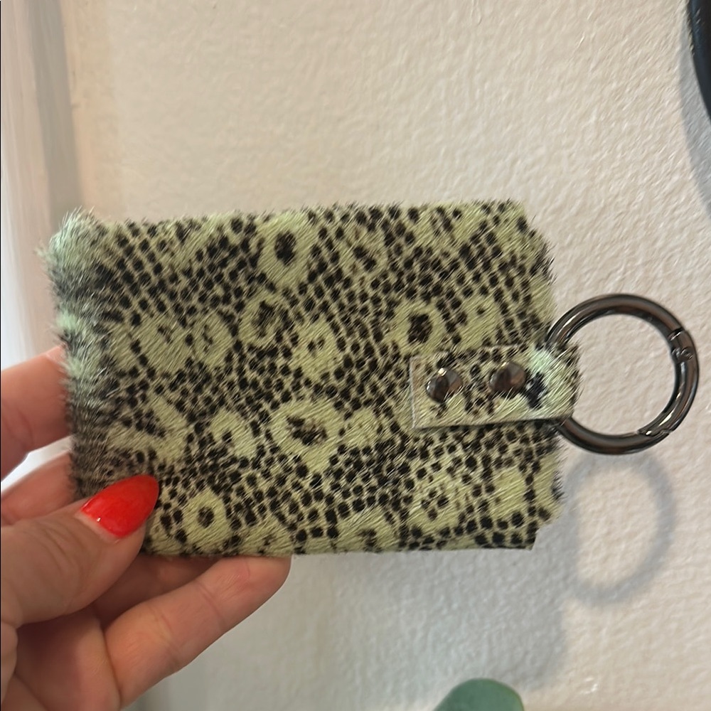 Leopard Print Key & Card Holder - Picture 3 of 4